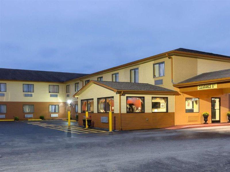 Super 8 By Wyndham Richmond Hotell Eksteriør bilde