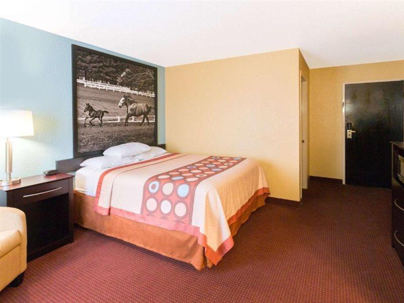 Super 8 By Wyndham Richmond Hotell Eksteriør bilde