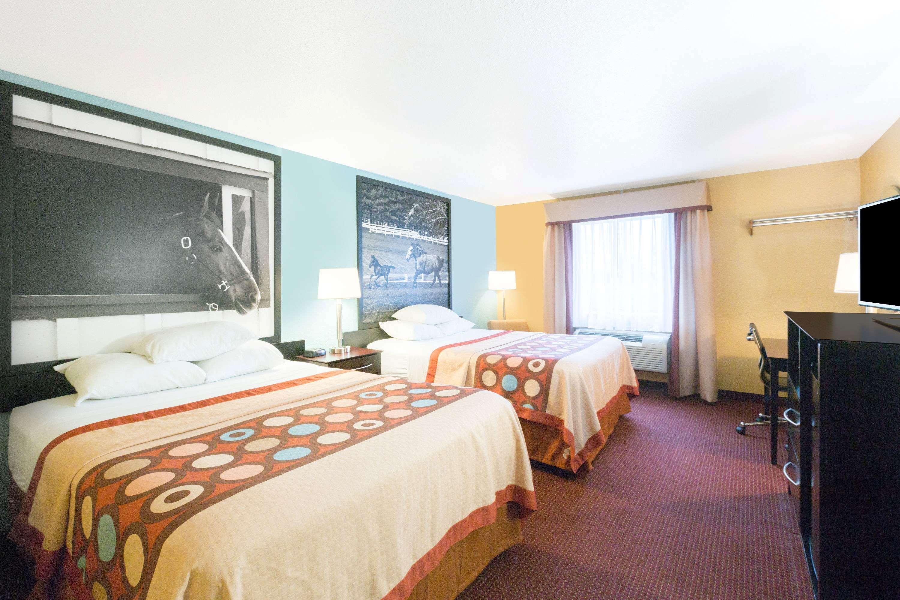 Super 8 By Wyndham Richmond Hotell Eksteriør bilde