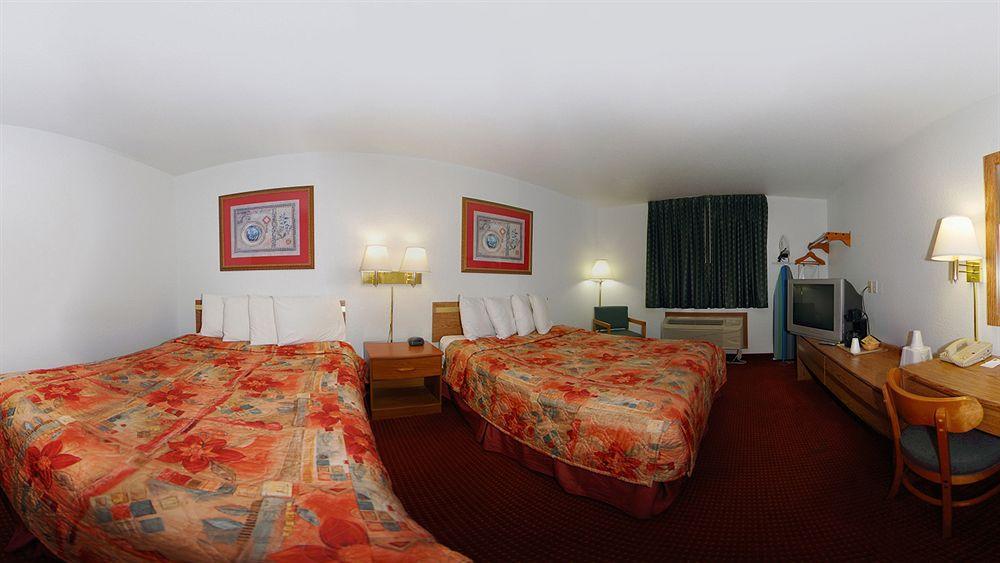Super 8 By Wyndham Richmond Hotell Eksteriør bilde
